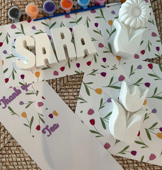 Personalized Plaster Name kit + One character party favor